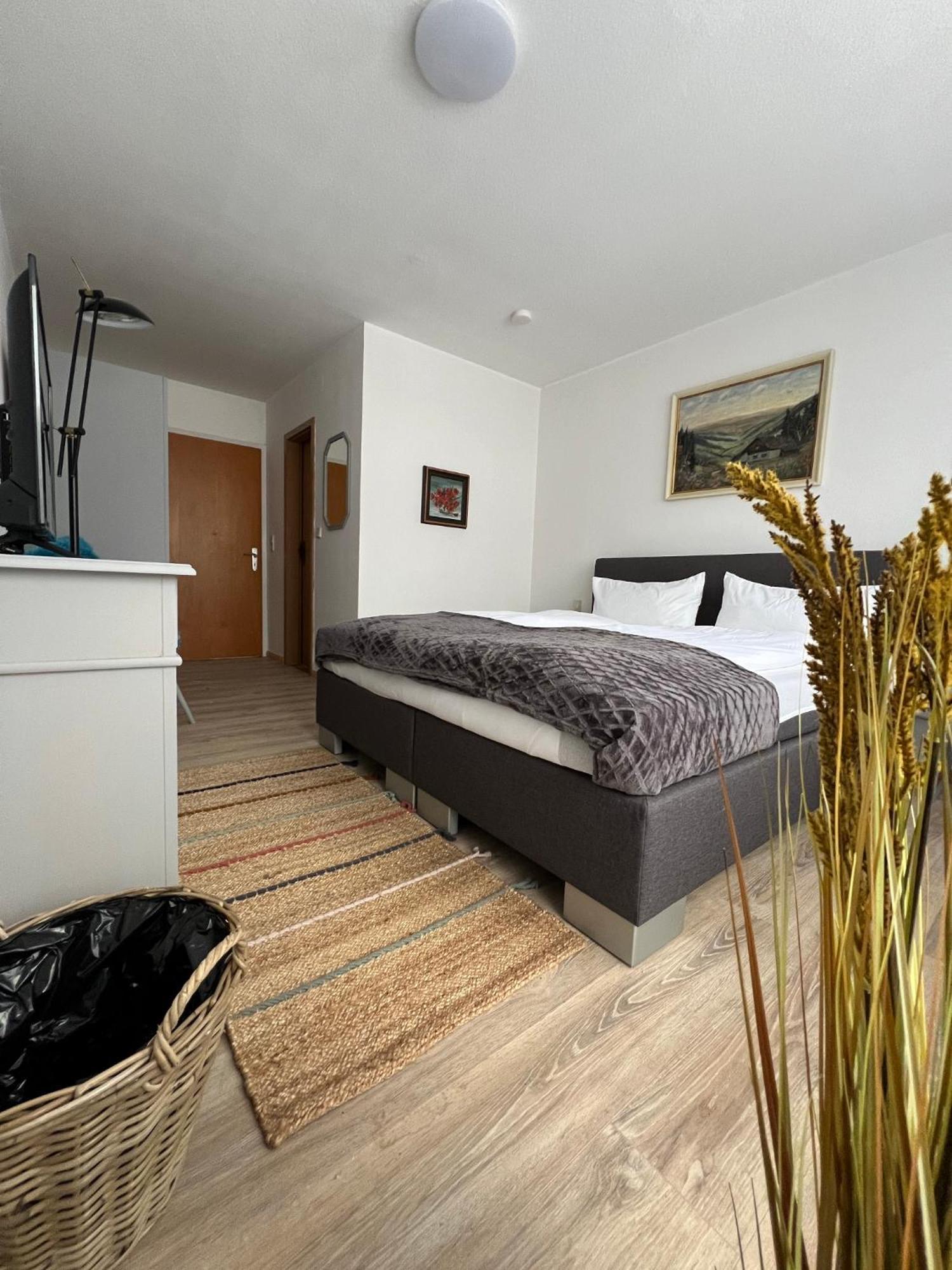 Haus Zum Guten Hirten Steinsfeld Zewnętrze zdjęcie